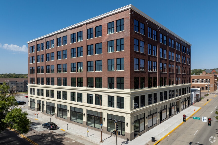 Building Photo - Benson Lofts