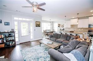 Building Photo - 1366 Dupont Park NW