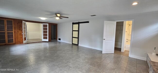Building Photo - 4556 Cambridge Rd