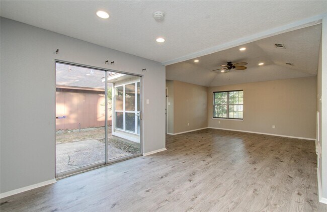 Building Photo - 26518 Cypresswood Dr