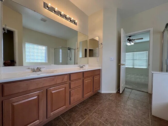 Building Photo - 15749 W Ventura St