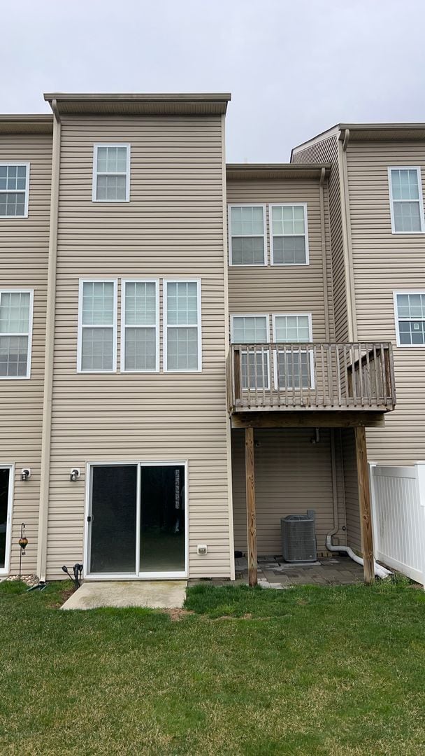 Building Photo - 3 bedroom 2 1/2 bath Townhouse in Bayberry