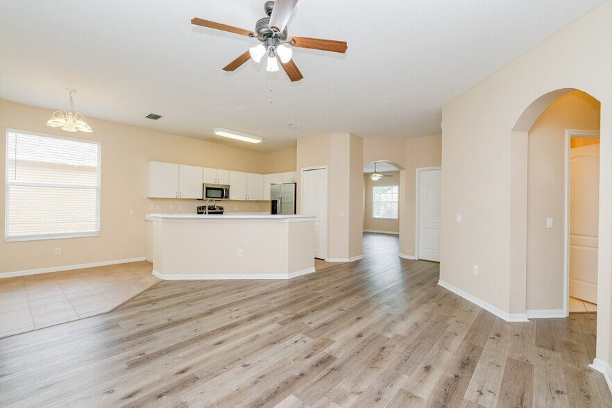 Building Photo - 25402 7 Rivers Cir