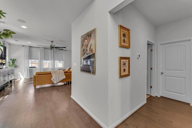 Building Photo - 306 Cold Spg Lp