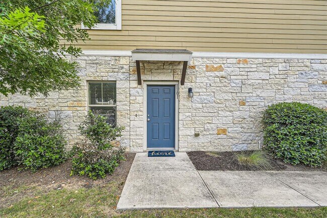 Building Photo - 516 E Slaughter Ln