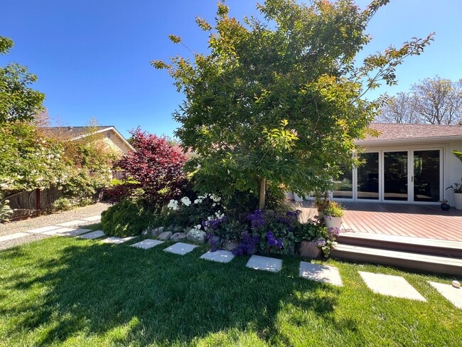 Building Photo - UPDATED THREE BEDROOM TWO BATH ONE-LEVEL EAST CORTE MADERA HOME WITH STUNNING OUTDOOR SPACE