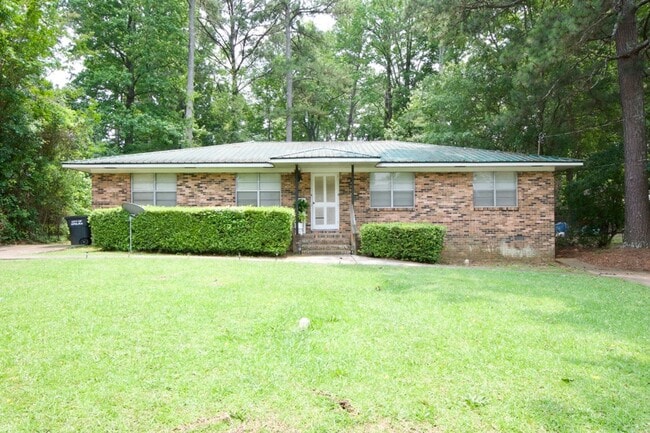 Building Photo - Charming 2BR/1BA in the Heart of Opelika –...