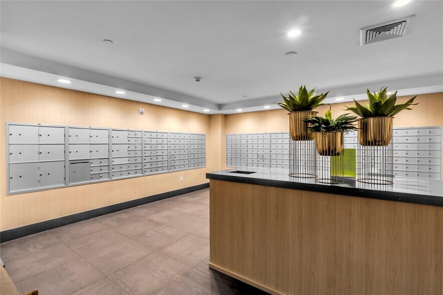 Building Photo - 90 SW 3rd St