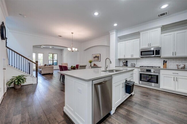 Building Photo - 1208 Peden St
