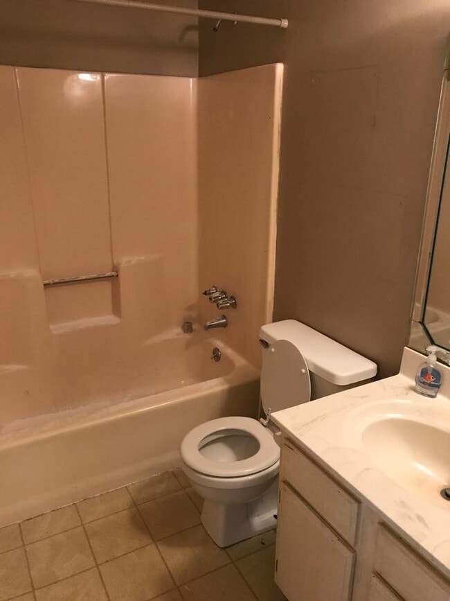 Building Photo - Modern 2BR/1.5BA Townhome in Prime Kennesa...