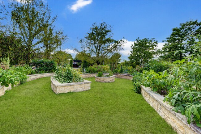 Building Photo - 1516 Bonnie Brae St