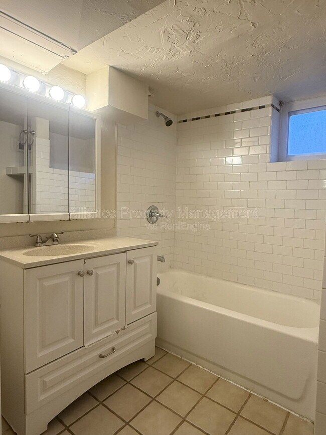 Building Photo - 322 Farragut Ave