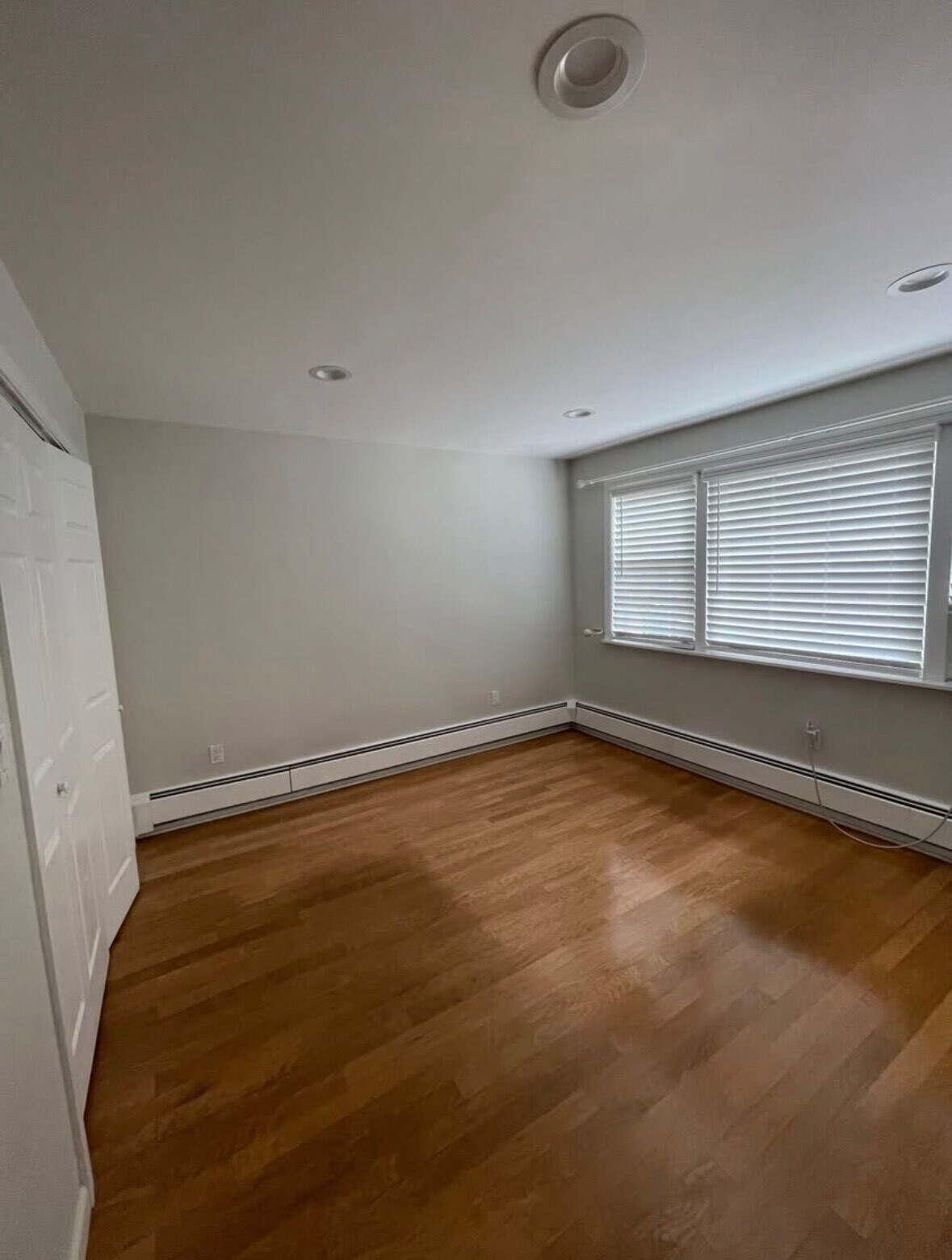 Building Photo - 224 Commerce St