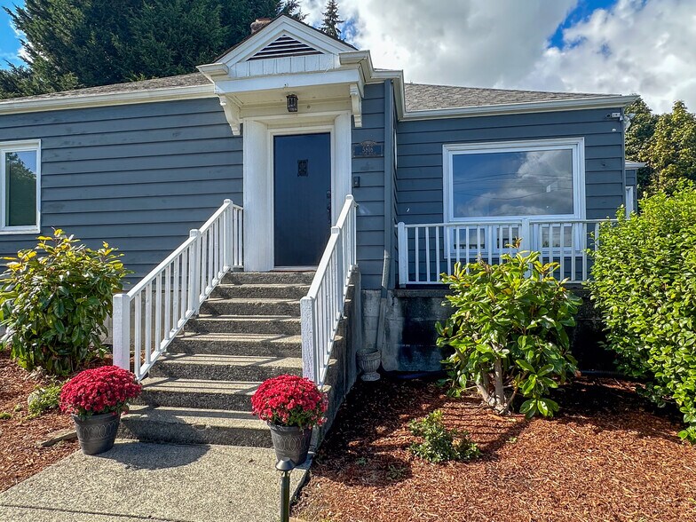 Building Photo - 5816 Reid Dr NW