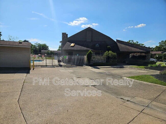 Building Photo - 7226 Creekview Dr