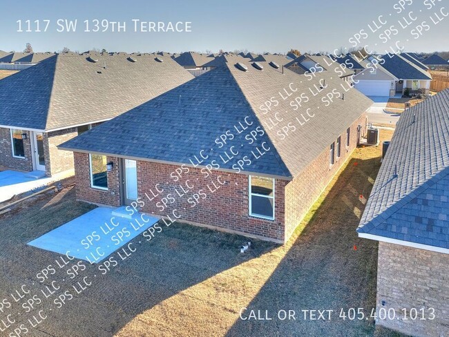 Building Photo - 1117 SW 139th Ter