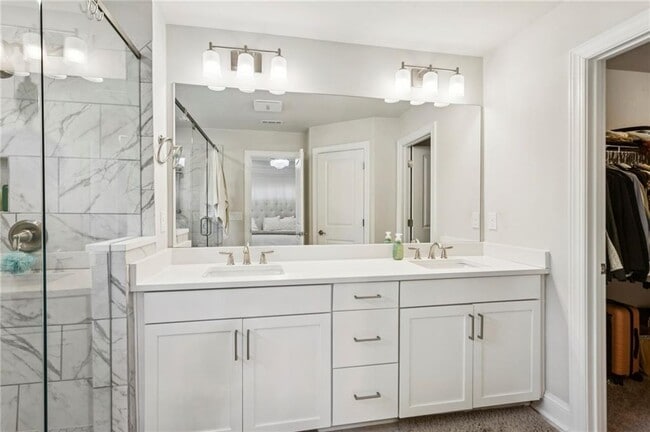 Building Photo - 1368 Live Oak Ln