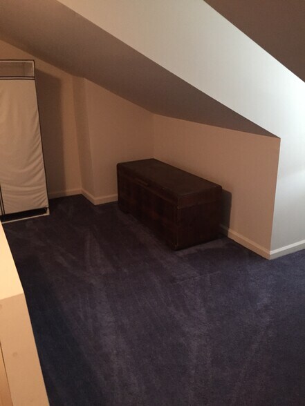 3rd Floor Space - 2814 Sarah St