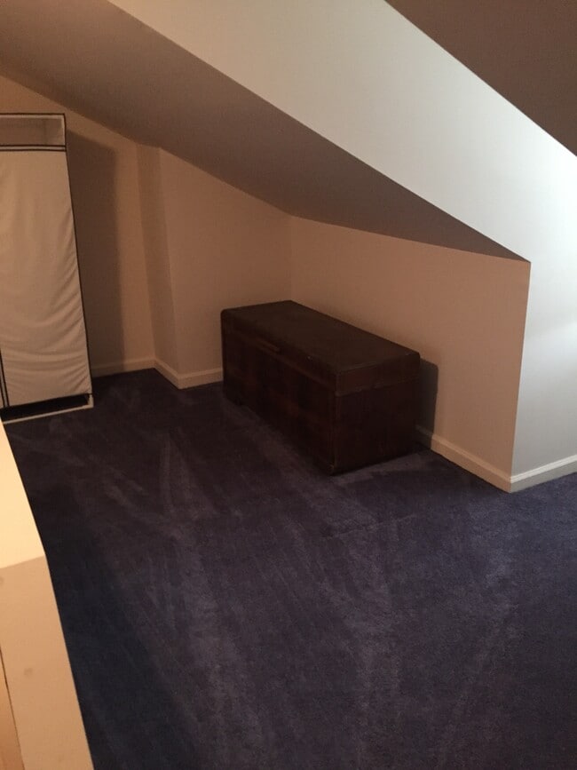 3rd Floor Space - 2814 Sarah St