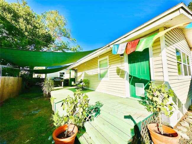 Building Photo - 2540 Dartmouth Ave N