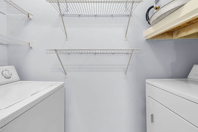 Building Photo - 1600 Long Grove Dr