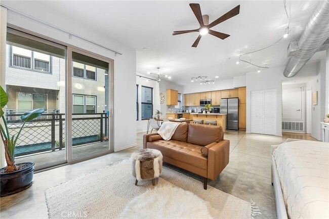 Building Photo - 210 N Spurgeon St