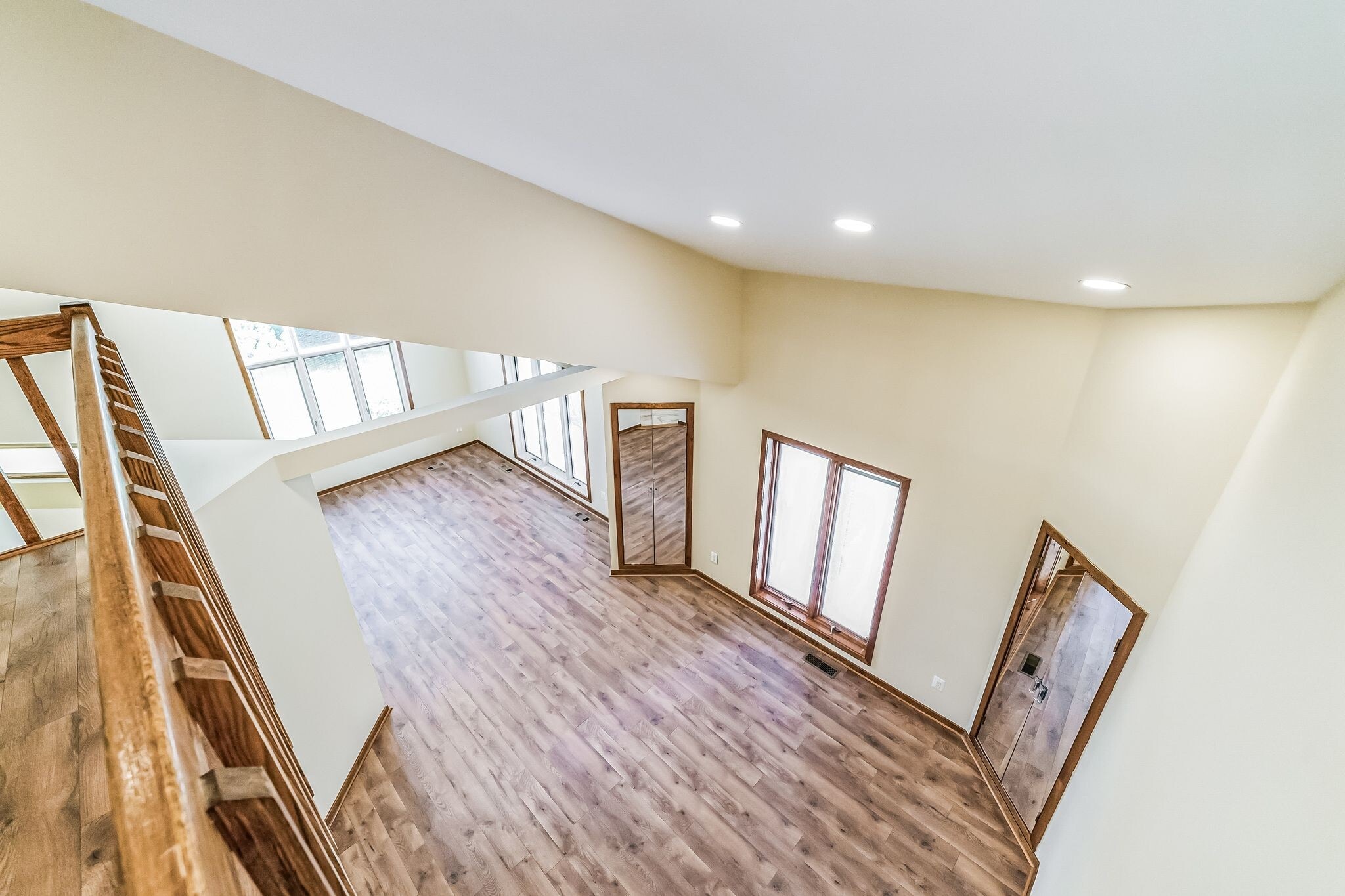 Building Photo - 468 Long Ln