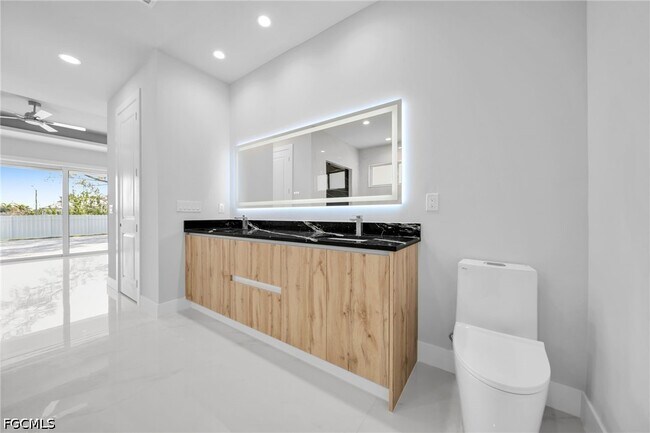 Building Photo - 1107 NW 40th Pl