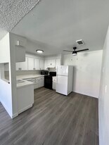 Building Photo - 7905 Agnes Ave