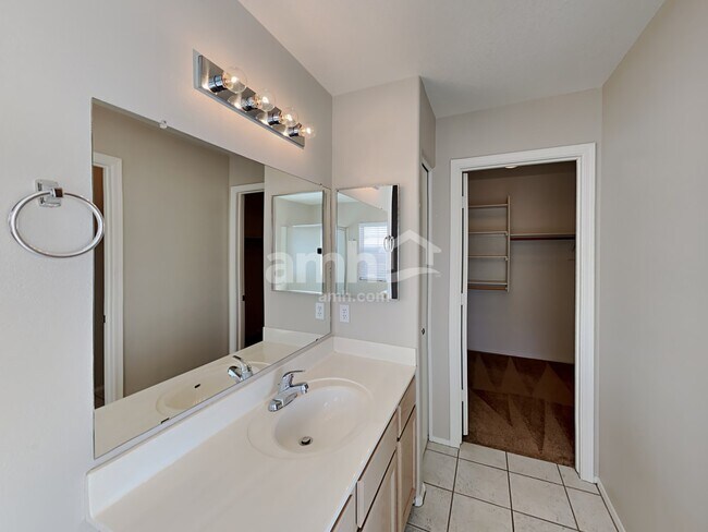 Building Photo - 7227 E Navarro Ave