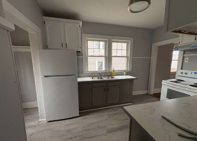 Building Photo - 25 Walton St