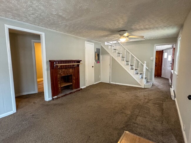 Building Photo - 16207 Lucia Dr