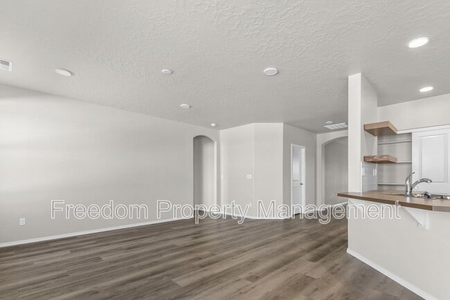 Building Photo - 3115 River Bluff Ct