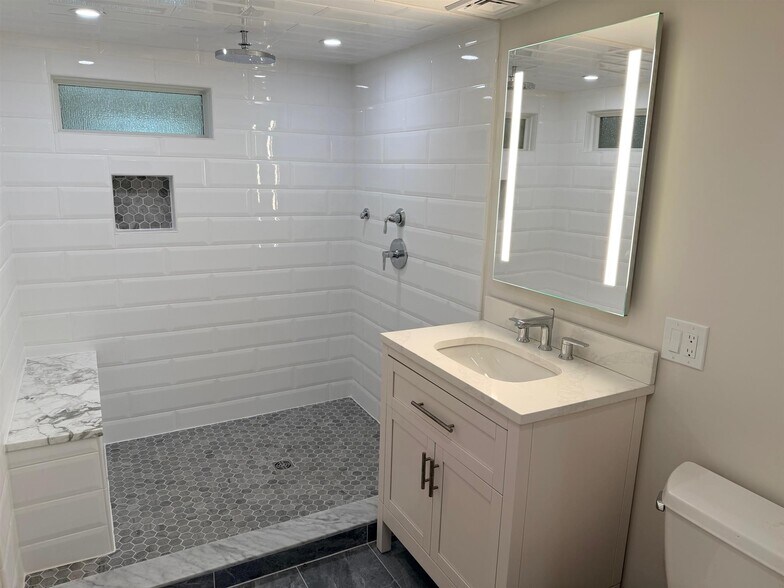 Building Photo - 261 Mount Auburn St