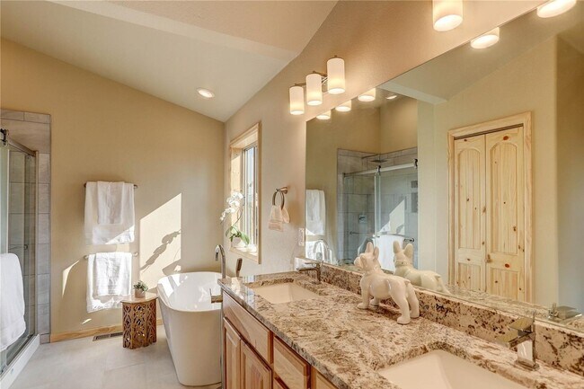 Building Photo - 136 Gail Ln