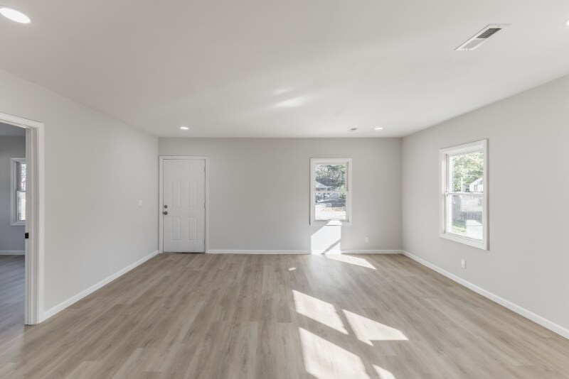 Building Photo - 1223 2nd St SW