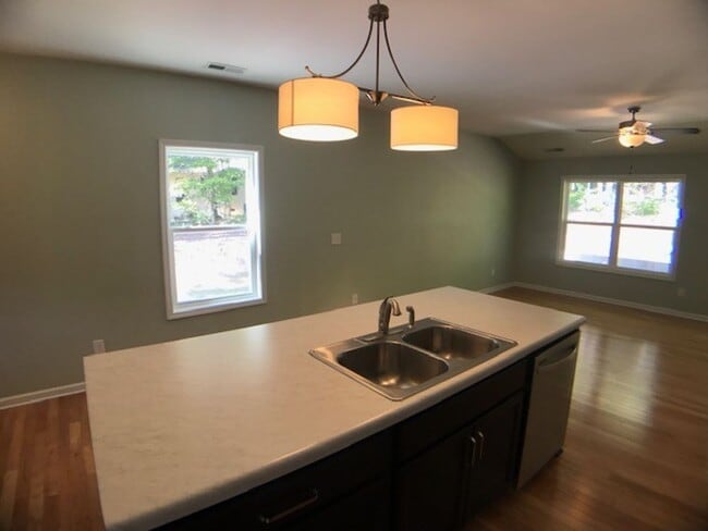 Building Photo - Contemporary Duplex in Prime Downtown Cary...