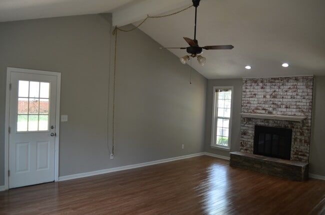 Building Photo - 254 W Wynngate Dr