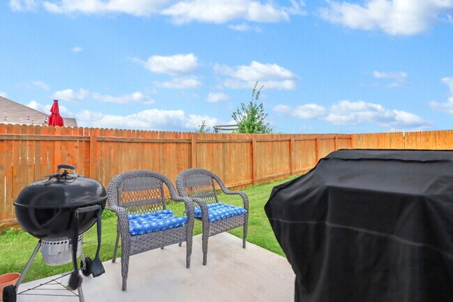 Building Photo - "Spacious 4-Bedroom Retreat with Granite Elegance in San Antonio!"