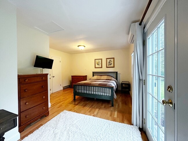 Building Photo - 18 Inglenook Dr