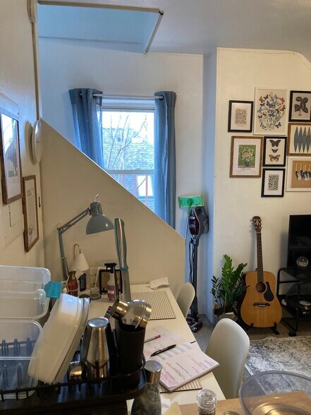 Building Photo - 5819 Bartlett St