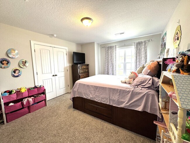 Building Photo - Beautiful Home! Convenient to Camp Lejeune!