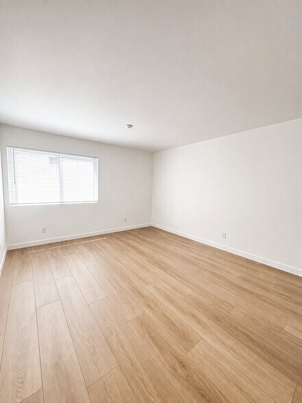 Building Photo - 108 N Helberta Ave
