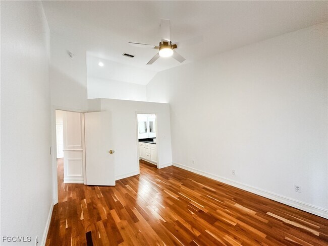 Building Photo - 3726 Stone Way