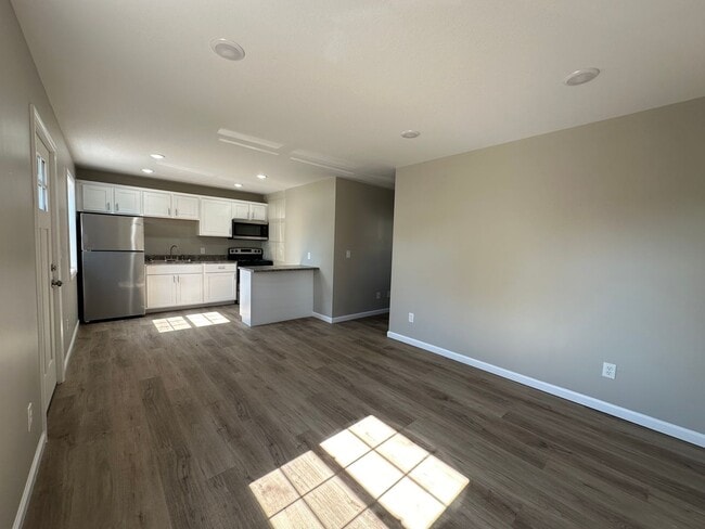 Building Photo - 110 Evergreen Pl