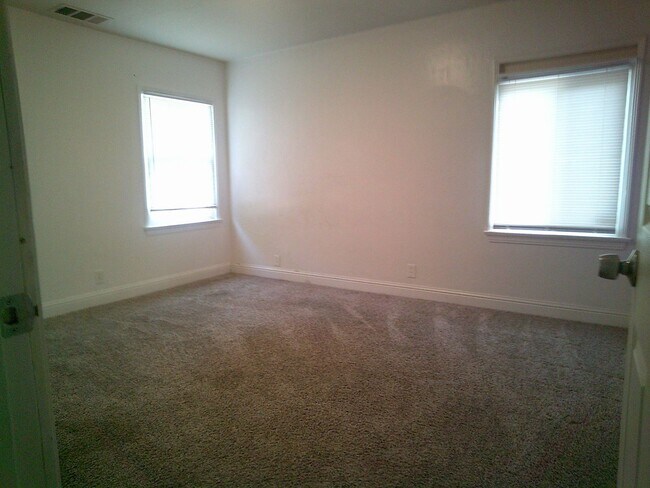 Building Photo - 2413 Ashby St