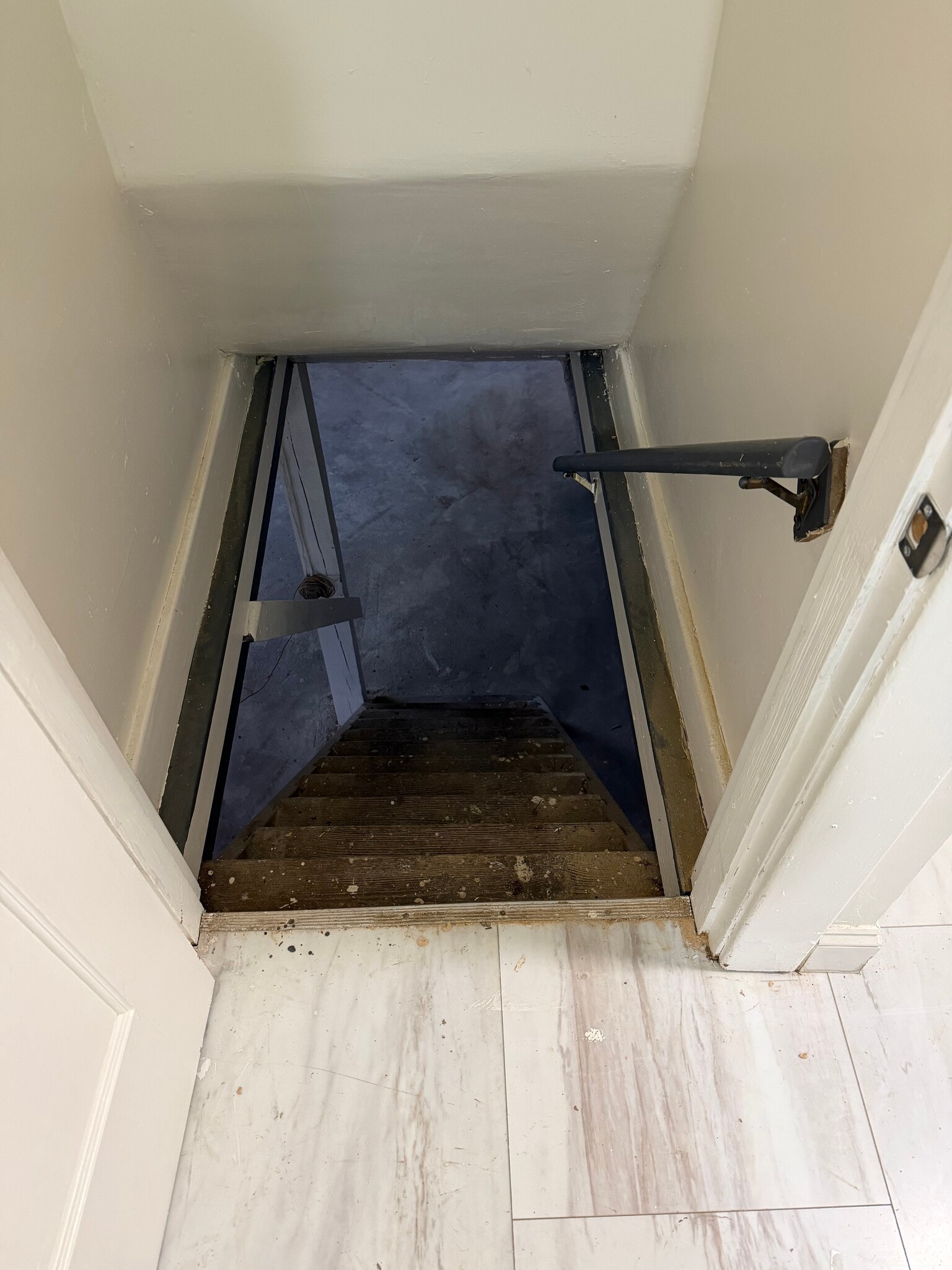 Building Photo - 732 Rockford Ave