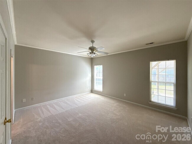 Building Photo - 2140 Pineapple Ct