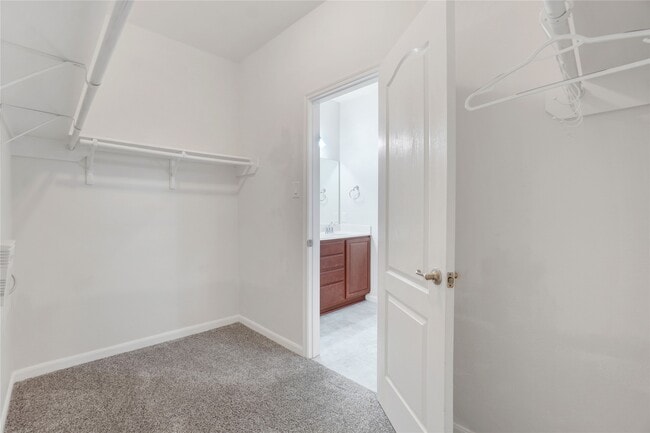 Building Photo - 10514 Kentington Oak Dr