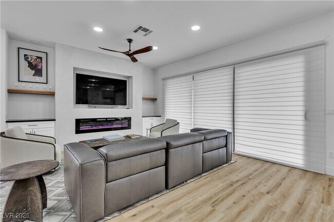 Building Photo - 9513 Villa Ridge Dr
